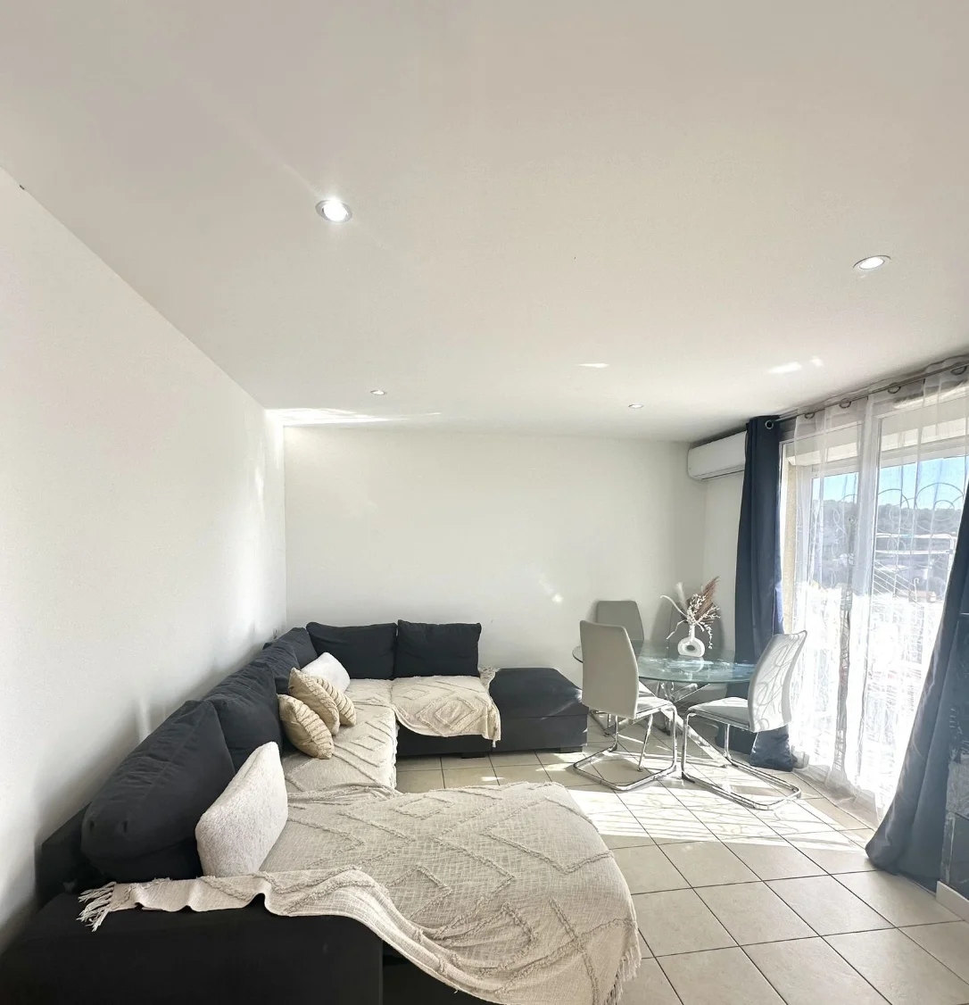 Appartement T3 Marseille 157000€ - Séjour lumineux vue dégagée